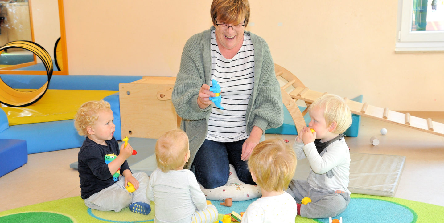 Säugling Gründer Halt mini akku wasserpumpe Süßigkeiten Schrank Vater