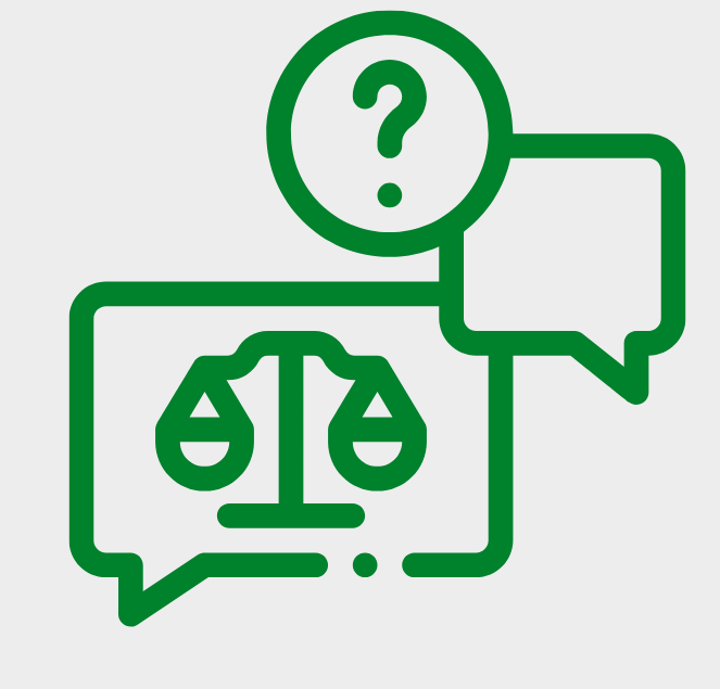 Grünes Symbol einer Sprechblase mit einer Waage und einem Fragezeichen als grafische Darstellung für Rechtsberatung.